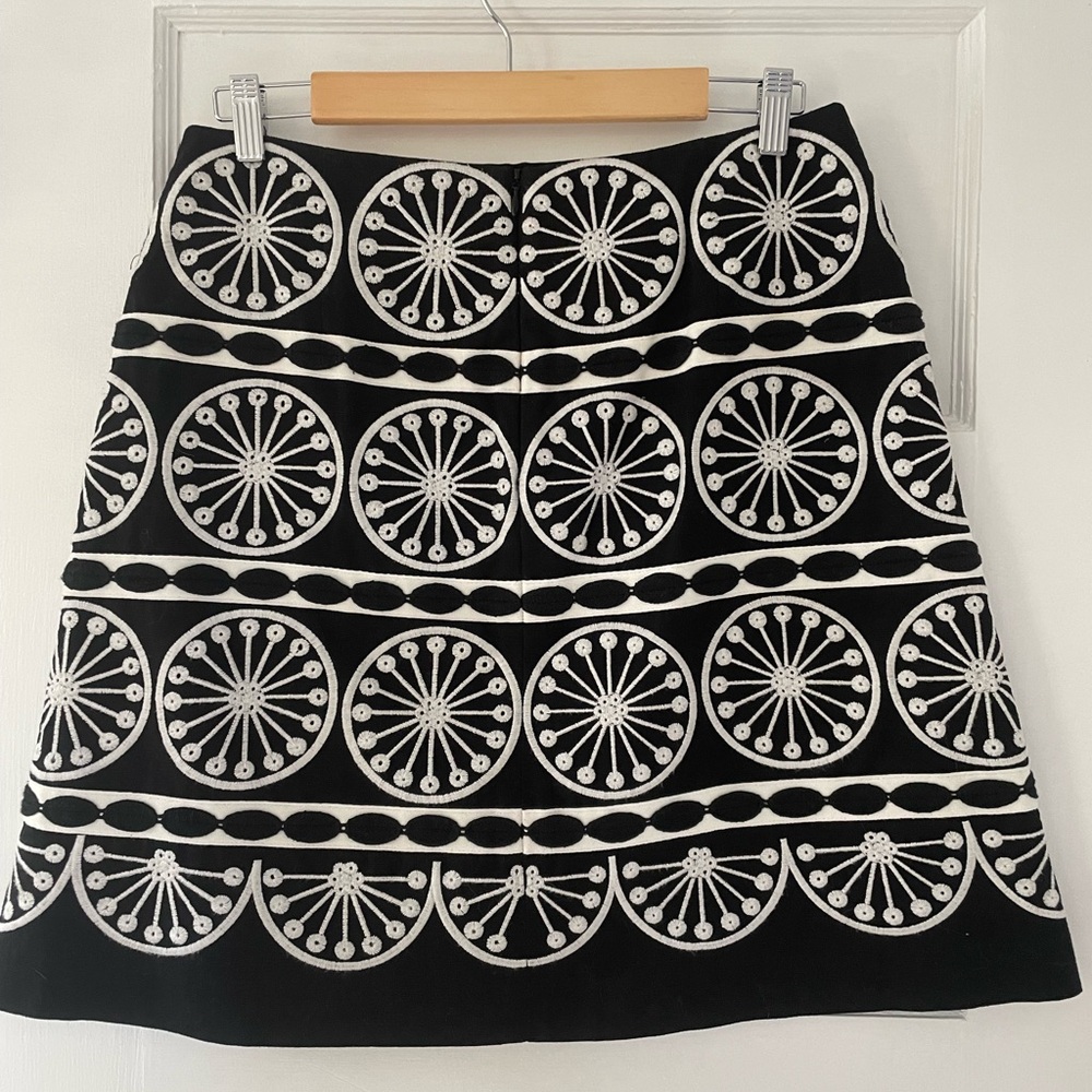 Boden Black and White embroidered bold pattern A-Line Skirt